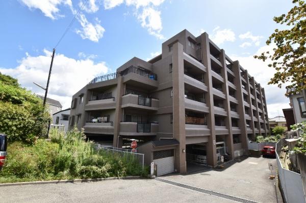宝塚南雲雀丘ガーデンハウス