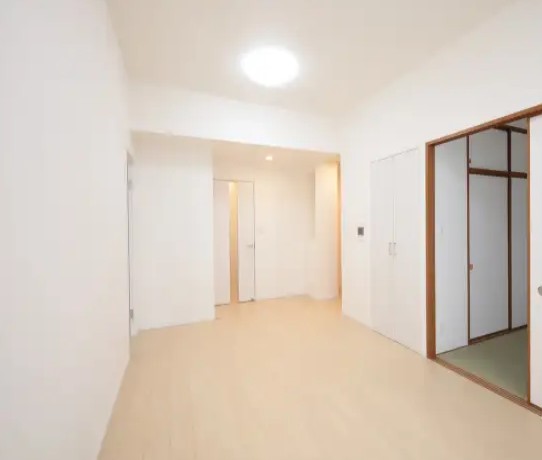 �t�@�~�[���t����U�E�K�[�f��