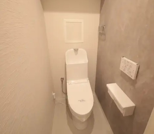 �t�@�~�[���t����U�E�K�[�f��